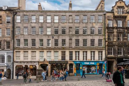 Luxury 3 Bedroom Apt On Edinburgh's Royal Mile - image 30