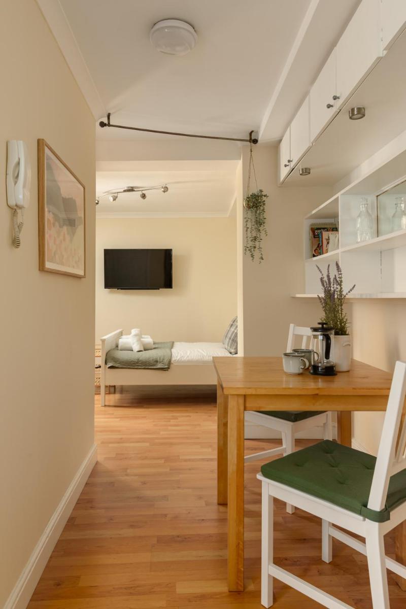 Cosy Dean Village Studio - image 5