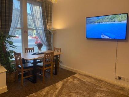 City Lights Apartment - image 11