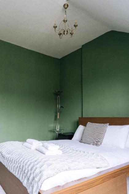 Grade A listed 2 Bedroom In Edinburgh - image 12