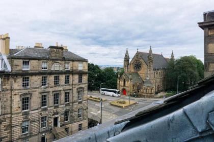 Grade A listed 2 Bedroom In Edinburgh - image 20