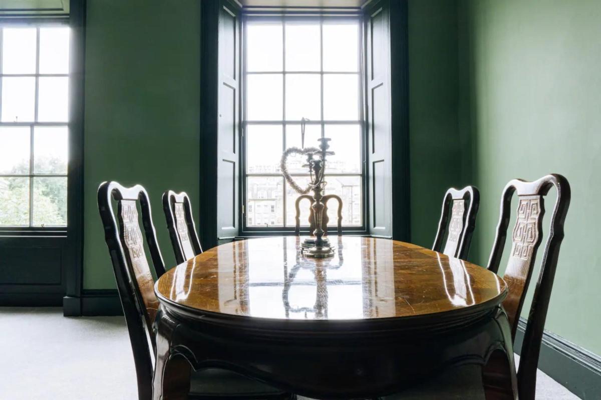 Grade A listed 2 Bedroom In Edinburgh - image 6