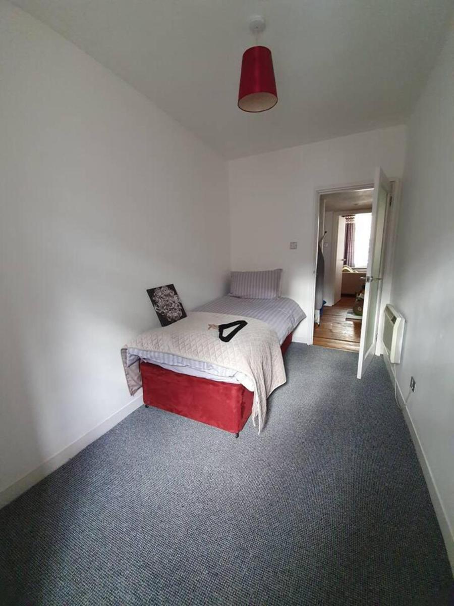 Lovely 2 bedroom flat in the heart of the city - image 5
