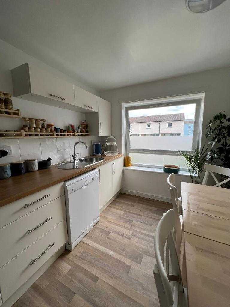 Holyrood Duplex 3- Bedrooms Apartment - image 3