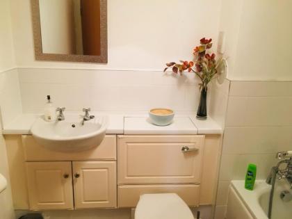 Hopetoun Apartment with free parking - image 13