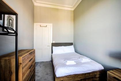 GuestReady - Superb family apt near Leith Walk - image 12