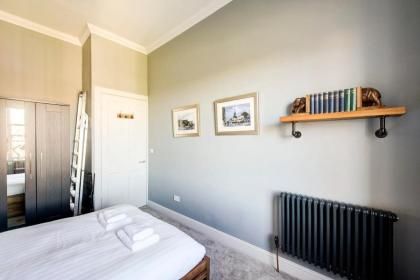 GuestReady - Superb family apt near Leith Walk - image 22