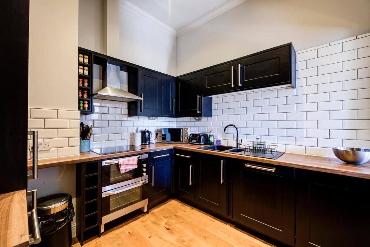 GuestReady - Superb family apt near Leith Walk - image 4