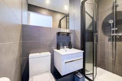 GuestReady - Superb family apt near Leith Walk - image 5