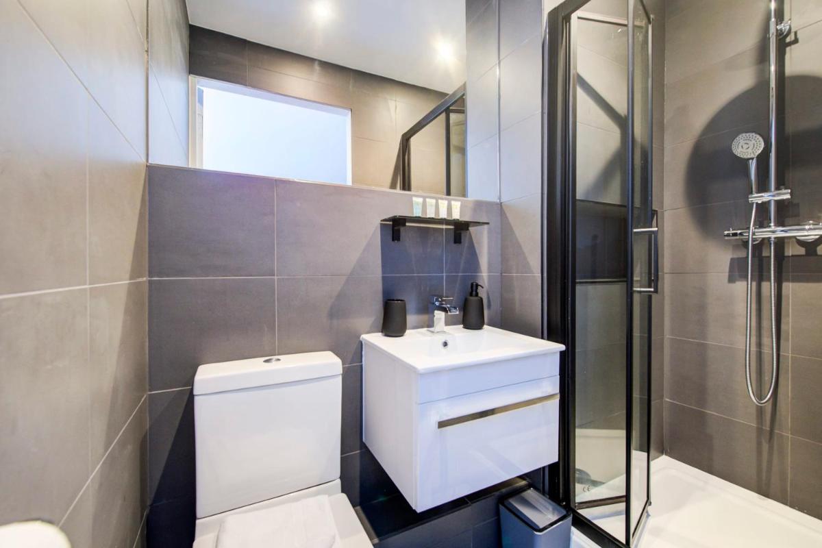 GuestReady - Superb family apt near Leith Walk - image 5