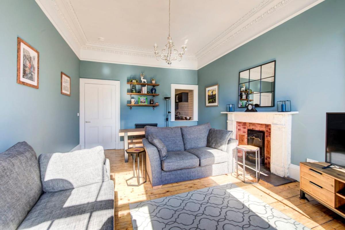 GuestReady - Superb family apt near Leith Walk - image 6