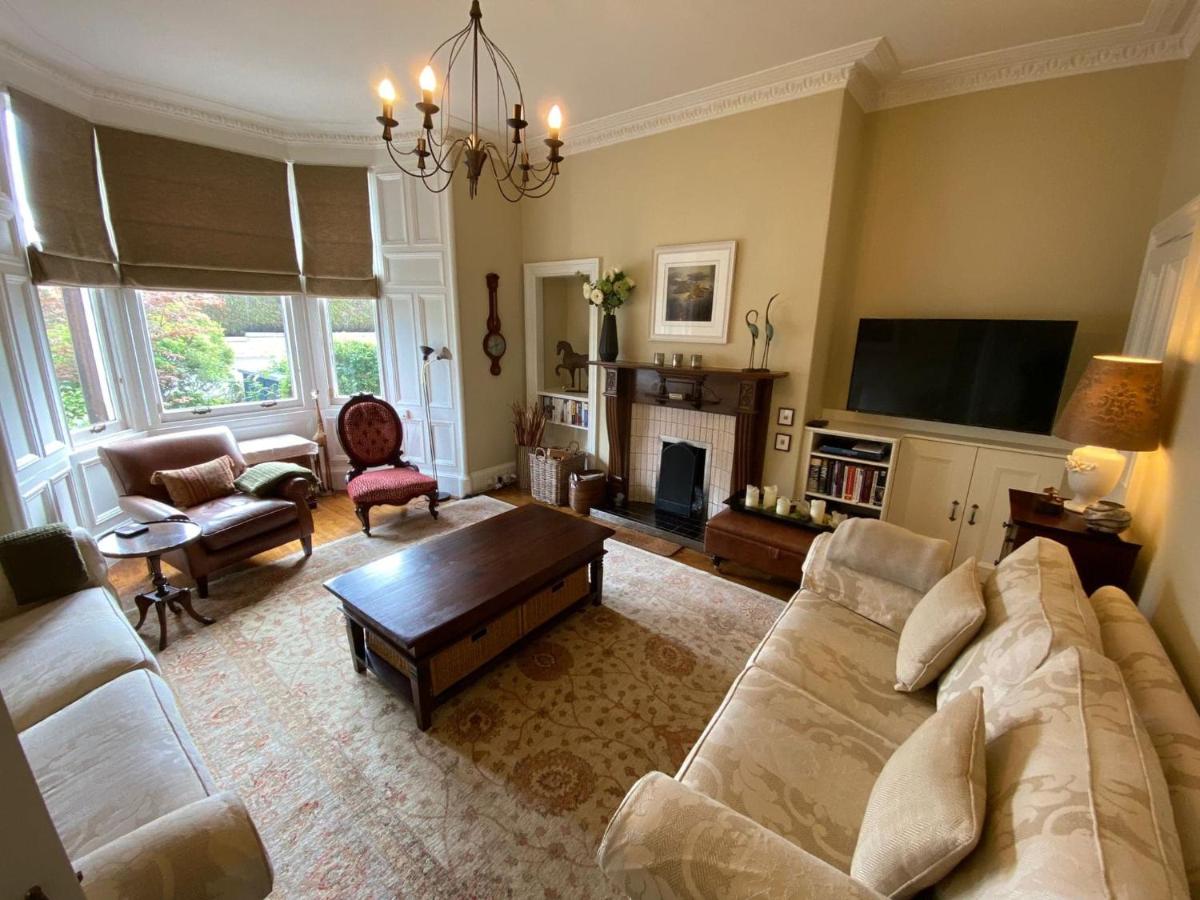 Braid Rd Stunning Villa - main image