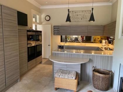 Braid Rd Stunning Villa - image 14