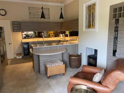 Braid Rd Stunning Villa - image 15