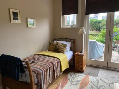 Braid Rd Stunning Villa - image 18