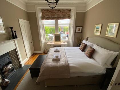 Braid Rd Stunning Villa - image 2