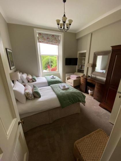 Braid Rd Stunning Villa - image 3