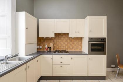 2 Bed Old Town Apartment - Next To Castle - image 14