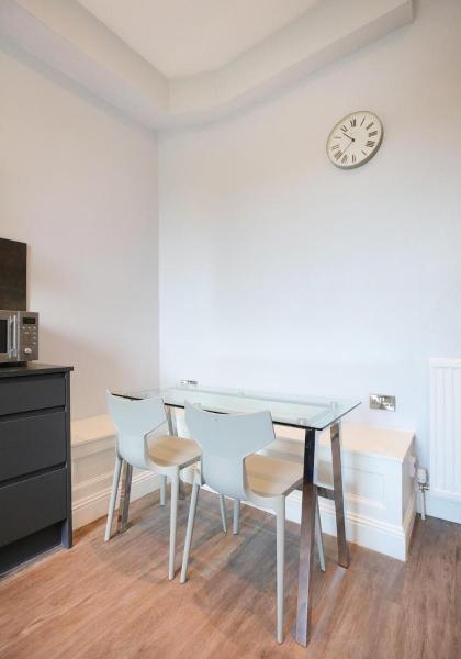 The Newington Residence - image 11
