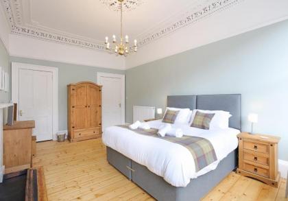 The Newington Residence - image 14
