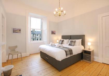 The Newington Residence - image 17