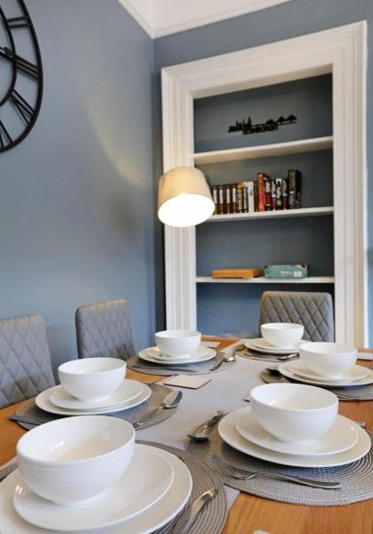The Newington Residence - image 6