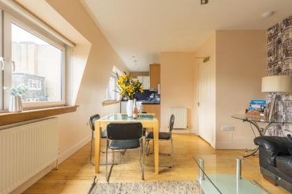 Amazing Castle View Apartment - image 15