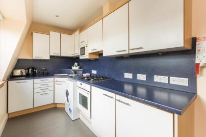 Amazing Castle View Apartment - image 18