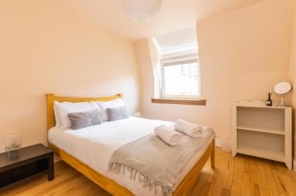 Amazing Castle View Apartment - image 22