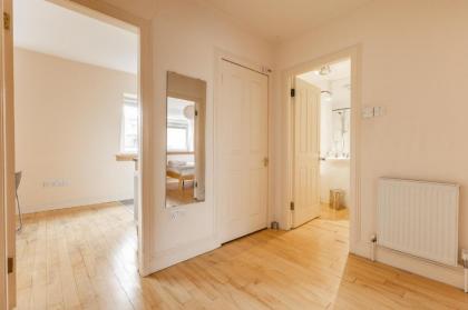 Amazing Castle View Apartment - image 24