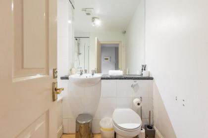 Amazing Castle View Apartment - image 28