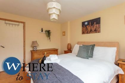 Lovely apartment by the Hillwood Park-Free Parking - image 11