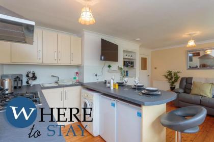 Lovely apartment by the Hillwood Park-Free Parking - image 15