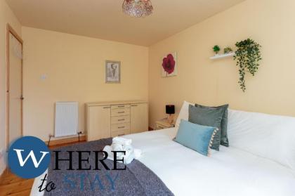 Lovely apartment by the Hillwood Park-Free Parking - image 2