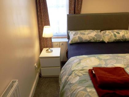 Lovely 3 Bedroom Serviced Flat in Dunbar - image 9