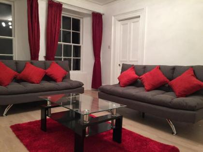 Beautiful 2 Bed Serviced Apartment in Dunbar