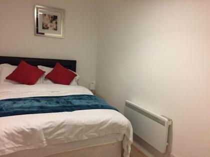 Beautiful 2 Bed Serviced Apartment in Dunbar - image 11