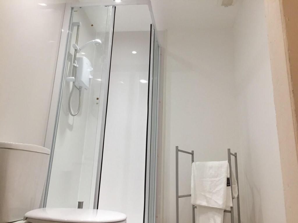 Beautiful 2 Bed Serviced Apartment in Dunbar - image 3