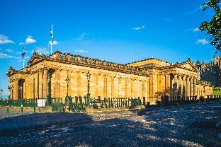 Premier Inn Edinburgh (Princes Street) - main image