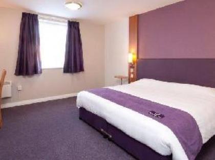Premier Inn Edinburgh (Princes Street) - image 10