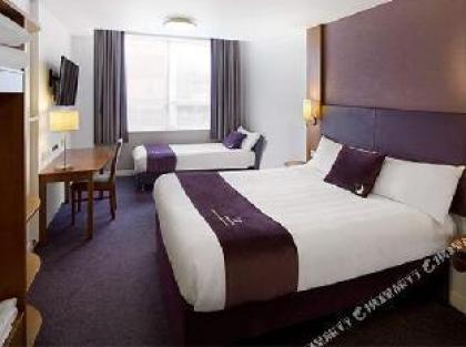 Premier Inn Edinburgh (Princes Street) - image 12