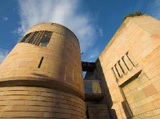 Premier Inn Edinburgh (Princes Street) - image 5