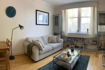 GuestReady - Charming flat in West End