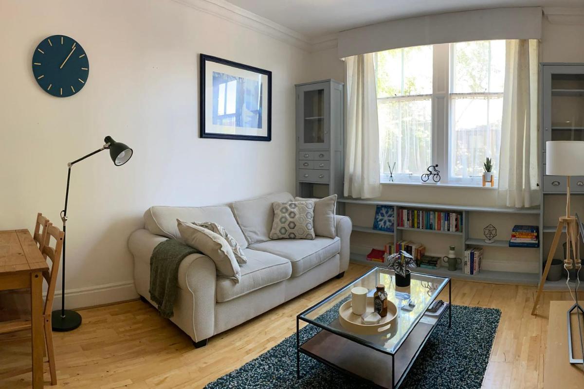 GuestReady - Charming flat in West End - main image