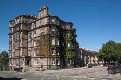 GuestReady - Charming flat in West End - image 11