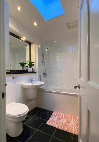 GuestReady - Charming flat in West End - image 5