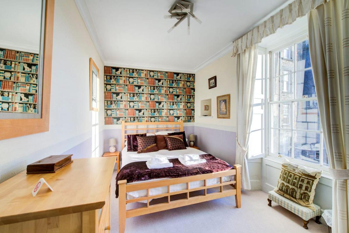 GuestReady - Historic Edinburgh Old Town Apartment - main image