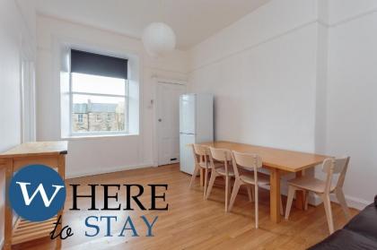 Delightful 2 bedroom apartment in Leith - image 10