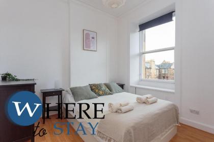Delightful 2 bedroom apartment in Leith - image 12