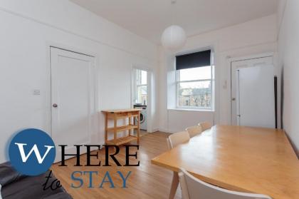 Delightful 2 bedroom apartment in Leith - image 13